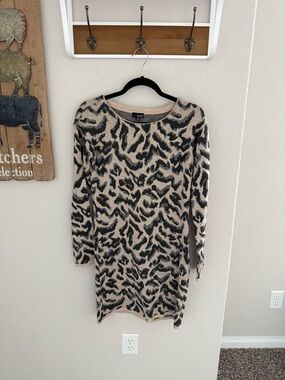 a.n.a Beige and Black Animal Print Long Sleeve Knit Dress